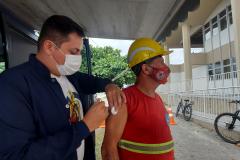 A vacinação itinerante nas sedes administrativa e operacional do Porto de Paranaguá foi concluída nesta quinta-feira (17). Ao todo, foram quase 526 trabalhadores que receberam desde a primeira até a dose de reforço contra a Covid-19 ou o imunizante contra a Gripe/Influenza.