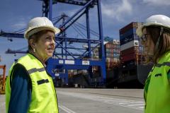 Prestes a completar 85 anos, dona Marly tinha o sonho de conhecer a Capitania dos Portos do Paraná e o cais do Porto de Paranaguá