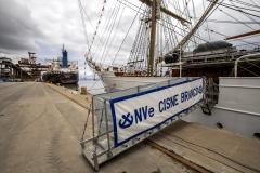 Navio-veleiro Cisne Branco atracado no Porto de Paranaguá 