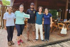 Selo Verde é uma iniciativa da Portos do Paraná, Prefeitura de Paranaguá e moradores. Ele reconhece empresas que ajudam na proteção da natureza. Neste ano 24 estabelecimentos foram credenciados.