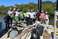 Mutirão de limpeza de manguezais retira quase 2,5 toneladas do entorno de Antonina