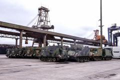 Porto de Paranaguá recebe mais 30 unidades de blindados para o Exército Brasileiro