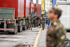 Porto de Paranaguá recebe estruturas gigantes do Exército