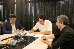 Governo assina contrato do PAR14 e empresa investirá R$ 1,2 bilhão no Porto de Paranaguá