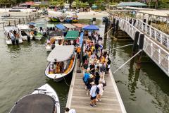 Portos do Paraná reforça turismo internacional com chegada de cruzeiro à Ilha do Mel