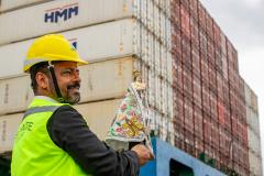 Imagem de Nossa Senhora do Rocio é recebida com homenagens no Porto de Paranaguá