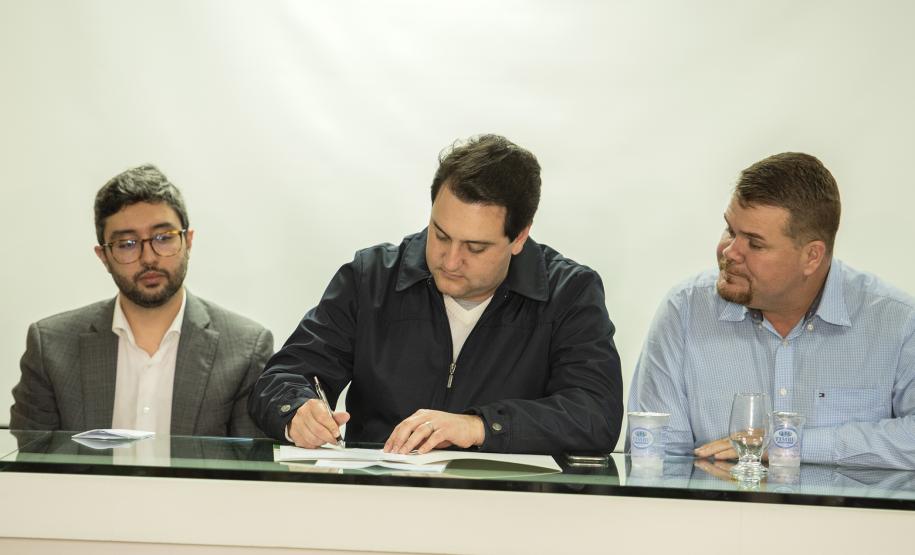 Autorizadas as obras de reparo e melhoria em trapiches na Ilha do Mel. São as estruturas de Encantadas e Nova Brasília. Contratação inclui o fornecimento de todo o material, mão de obra, equipamentos e ferramentas.