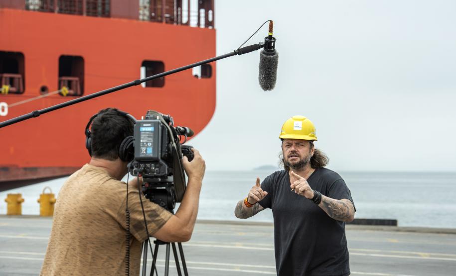 Apresentador de programa na TV Paraná Turismo ficou impressionado com organização, controle e gestão