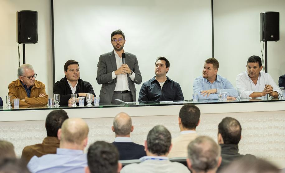 Autorizadas as obras de reparo e melhoria em trapiches na Ilha do Mel. São as estruturas de Encantadas e Nova Brasília. Contratação inclui o fornecimento de todo o material, mão de obra, equipamentos e ferramentas.