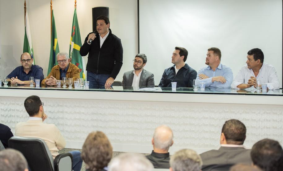 Autorizadas as obras de reparo e melhoria em trapiches na Ilha do Mel. São as estruturas de Encantadas e Nova Brasília. Contratação inclui o fornecimento de todo o material, mão de obra, equipamentos e ferramentas.