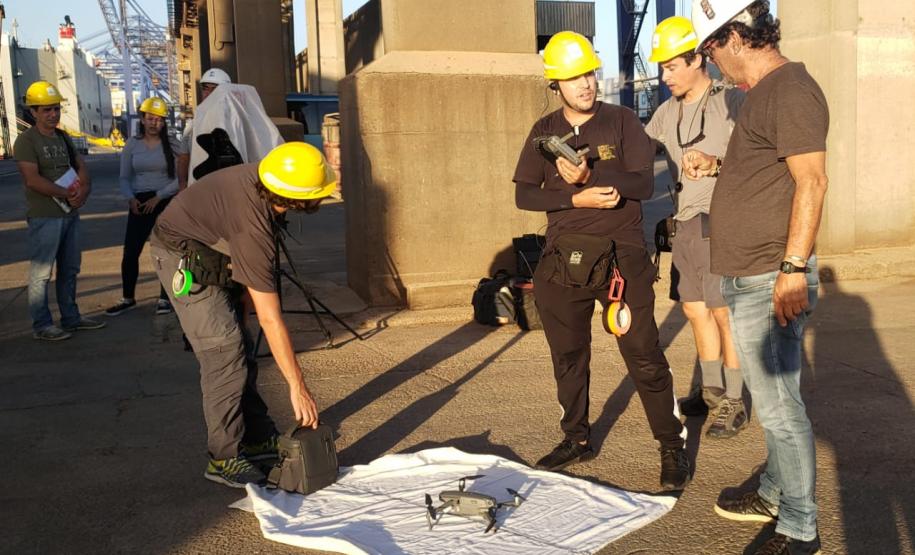 Documentário grava cenas no cais do Porto de Paranaguá