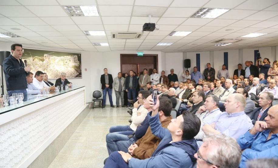 O Corredor de Exportação do Porto de Paranaguá, sistema por onde são movimentados grãos e farelos, será remodelado e modernizado para atender a crescente demanda do agronegócio paranaense. A estrutura foi construída ainda na década de 1970.