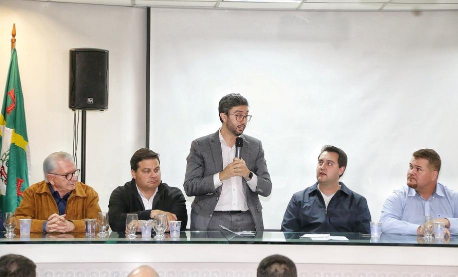 O Corredor de Exportação do Porto de Paranaguá, sistema por onde são movimentados grãos e farelos, será remodelado e modernizado para atender a crescente demanda do agronegócio paranaense. A estrutura foi construída ainda na década de 1970.