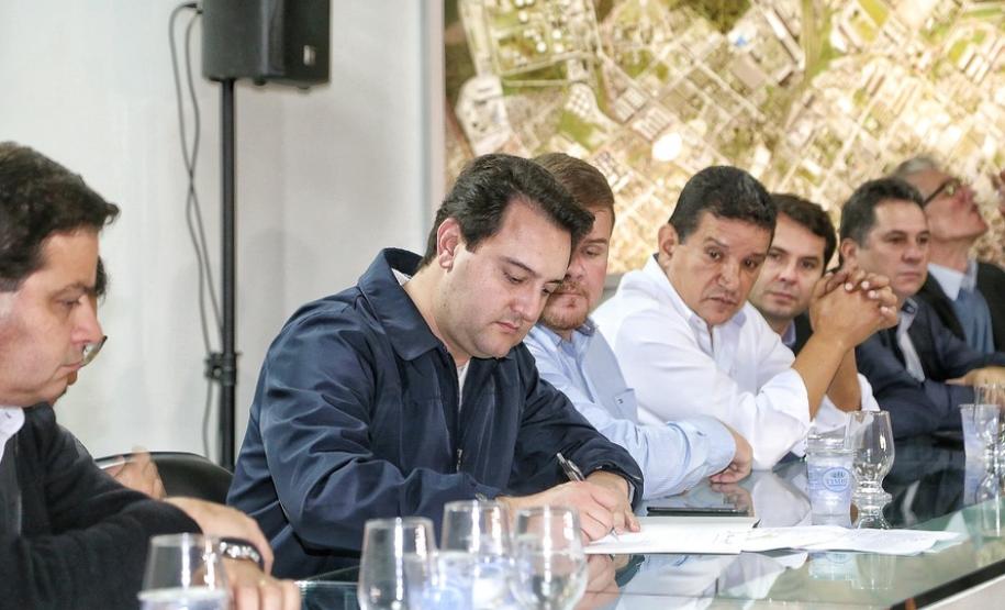 O Corredor de Exportação do Porto de Paranaguá, sistema por onde são movimentados grãos e farelos, será remodelado e modernizado para atender a crescente demanda do agronegócio paranaense. A estrutura foi construída ainda na década de 1970.