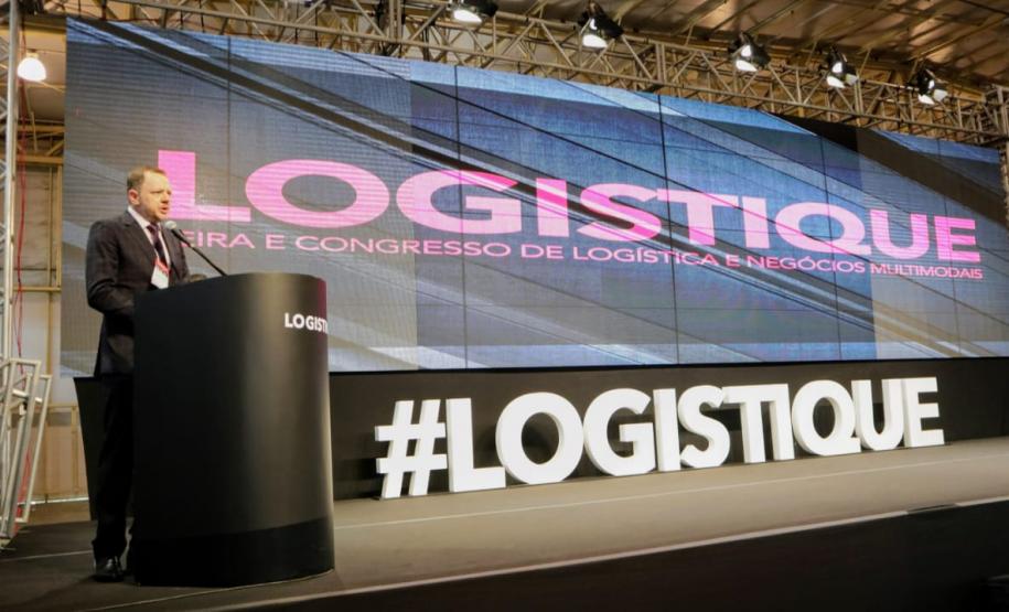 Temas como descentralização, arrendamento da Klabin e investimento no Corredor de Exportação tornaram o estande o mais visitado da feira no 1º dia