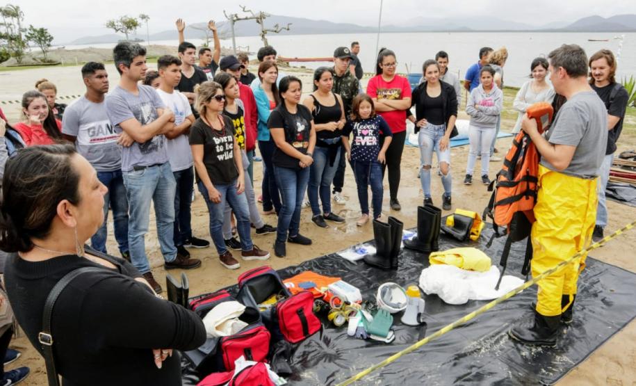 Curso promovido pela Diretoria de Meio Ambiente, em parceria com a empresa responsável pela Defesa Ambiental dos Portos paranaenses, atende 50 moradores da Ponta da Pita.