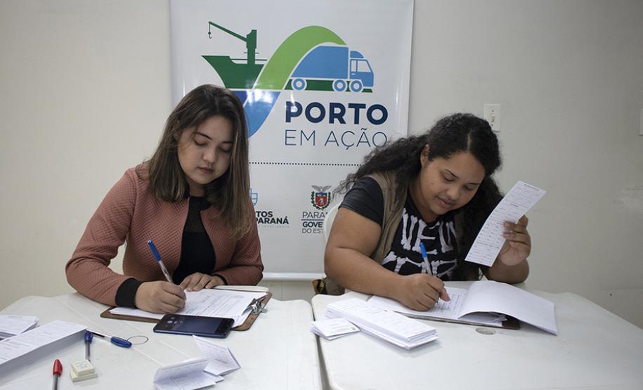 Evento atendeu cerca de 180 caminhoneiros no Pátio de triagem do Porto de Paranaguá. Foram ofertados serviços gratuitos como vacinação, medição de pressão e diabetes, corte de cabelo, orientação espiritual e palestras sobre trânsito e segurança.