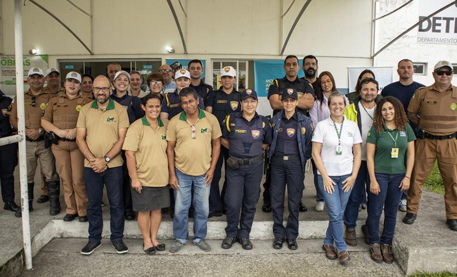 Evento atendeu cerca de 180 caminhoneiros no Pátio de triagem do Porto de Paranaguá. Foram ofertados serviços gratuitos como vacinação, medição de pressão e diabetes, corte de cabelo, orientação espiritual e palestras sobre trânsito e segurança.