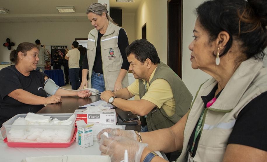 Evento atendeu cerca de 180 caminhoneiros no Pátio de triagem do Porto de Paranaguá. Foram ofertados serviços gratuitos como vacinação, medição de pressão e diabetes, corte de cabelo, orientação espiritual e palestras sobre trânsito e segurança.