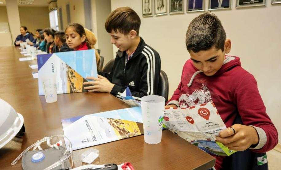 Projeto auxilia crianças a entenderem a dimensão, a realidade e a importância das atividades portuárias, assim como a relação do porto com a cidade