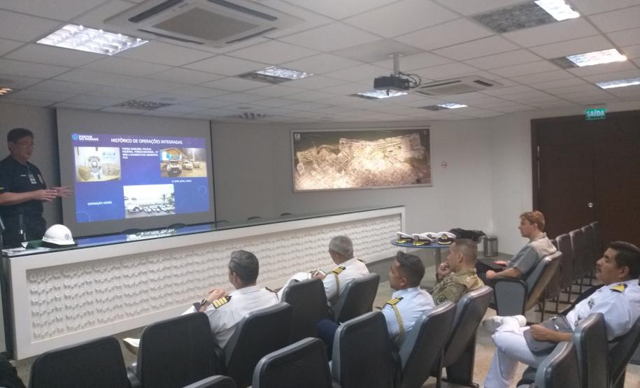 Representantes das forças armadas de três países visitam o Porto