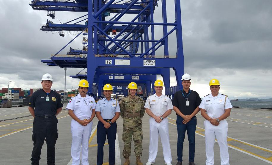 Representantes das forças armadas de três países visitam o Porto