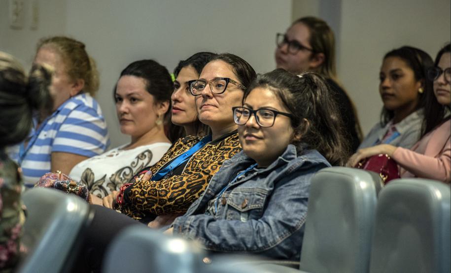 Psicóloga faz palestra às mulheres da Portos do Paraná