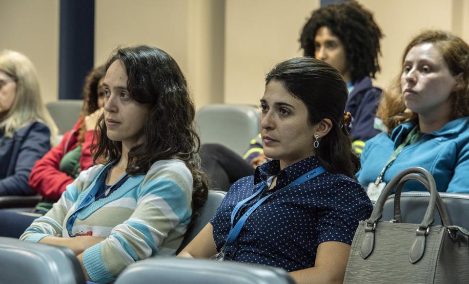 Psicóloga faz palestra às mulheres da Portos do Paraná