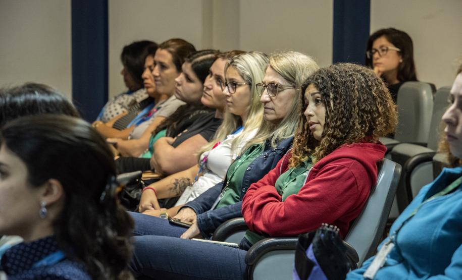Psicóloga faz palestra às mulheres da Portos do Paraná