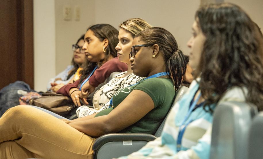 Ontem (17), uma temática bem específica foi tratada pela bióloga Jaqueline Dittrich, analista portuária da Diretoria de Meio Ambiente da empresa.