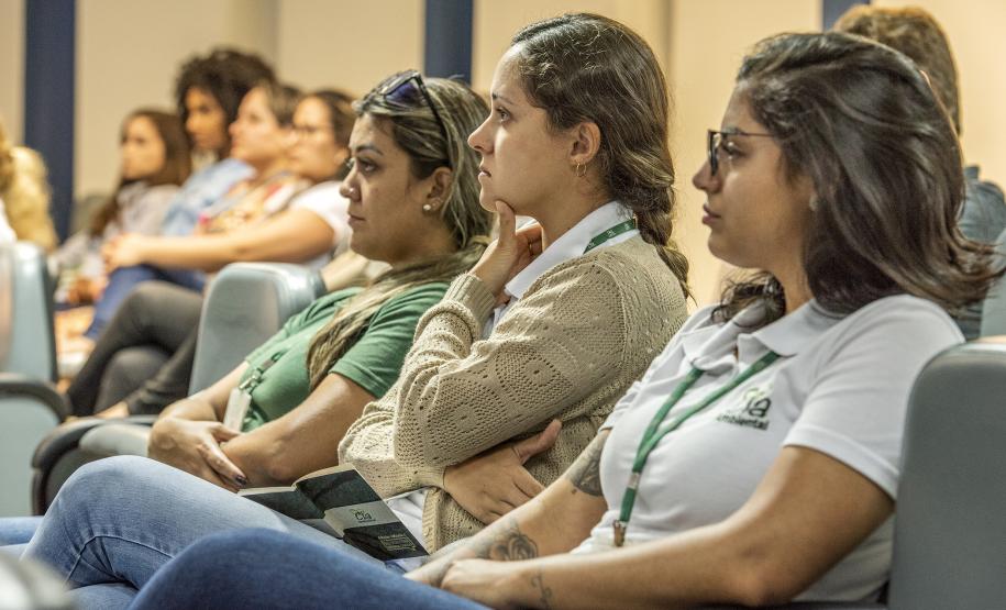Ontem (17), uma temática bem específica foi tratada pela bióloga Jaqueline Dittrich, analista portuária da Diretoria de Meio Ambiente da empresa.