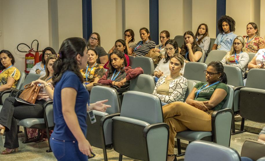 Ontem (17), uma temática bem específica foi tratada pela bióloga Jaqueline Dittrich, analista portuária da Diretoria de Meio Ambiente da empresa.