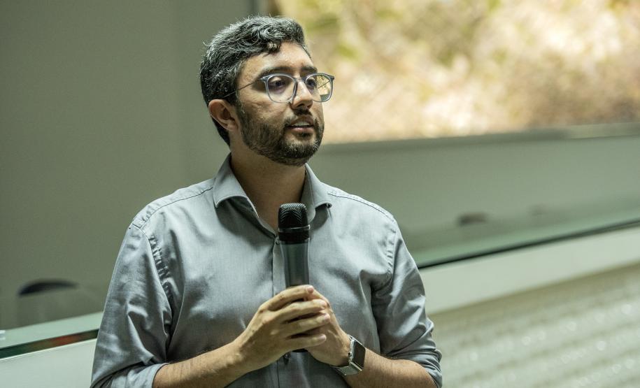 Objetivo é construir uma relação de maior confiança com investidores e clientes, buscando mais transparência, ética e integridade no serviço público. Nesta segunda-feira (28), funcionários participaram de uma palestra com o controlador-geral do Estado, Raul Siqueira.