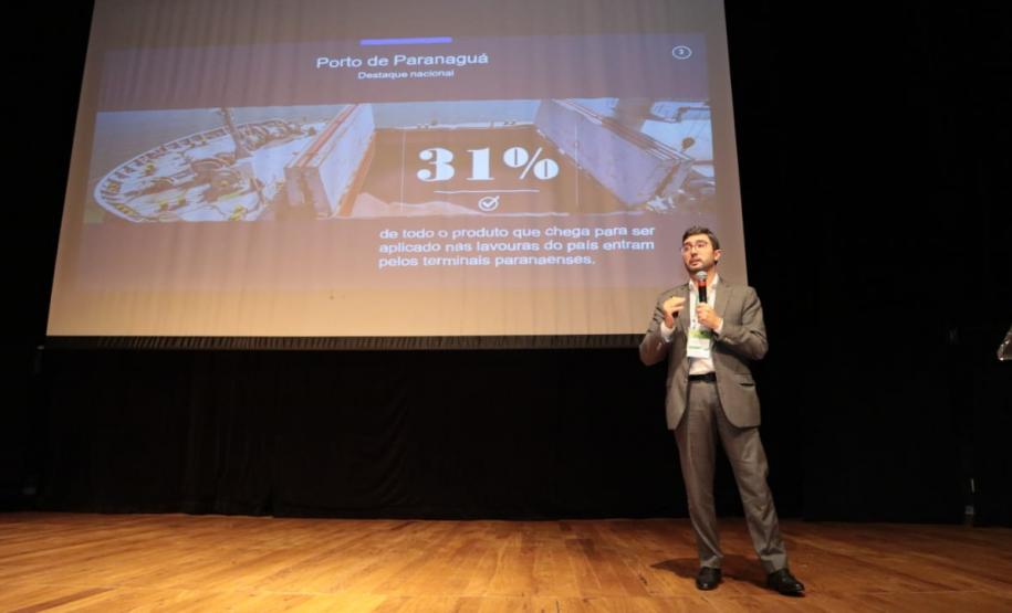 Importação de fertilizantes pelos portos do Paraná é destaque em simpósio