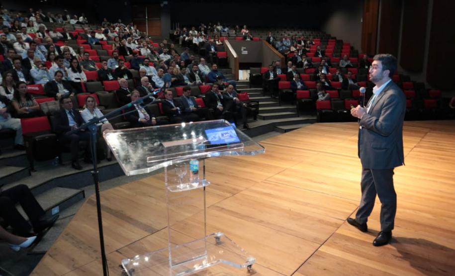 Importação de fertilizantes pelos portos do Paraná é destaque em simpósio