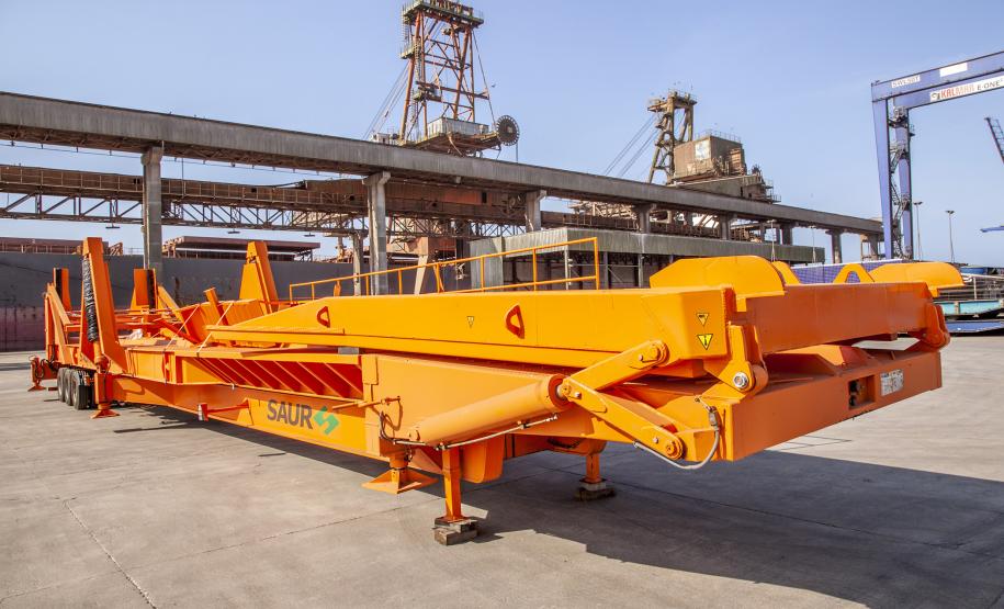 Já devidamente acomodada em uma dos pátios do Porto de Paranaguá, em frente ao berço 214, o volume aguarda a chegada do navio Toronto, um navio de veículos (Rollon, Roll off ou Ro-Ro), previsto para atracar no próximo dia 6, domingo.