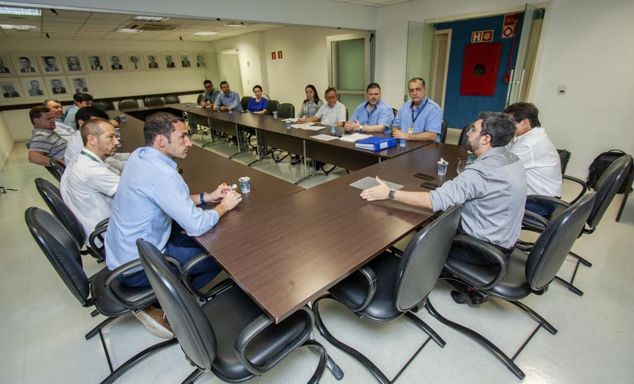 A empresa Portos do Paraná pretende aproveitar os investimentos do projeto de modernização para explorar toda a produtividade do complexo de exportação de soja, milho e farelo. O objetivo é elevar a produtividade para reduzir o tempo de operação, aumentar a rotatividade das embarcações e diminuir o custo de toda a cadeia.