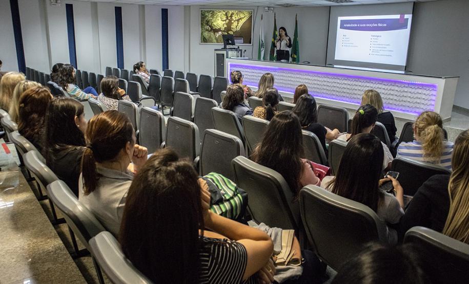 Psicóloga faz palestra às mulheres da Portos do Paraná
