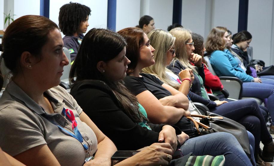 Psicóloga faz palestra às mulheres da Portos do Paraná