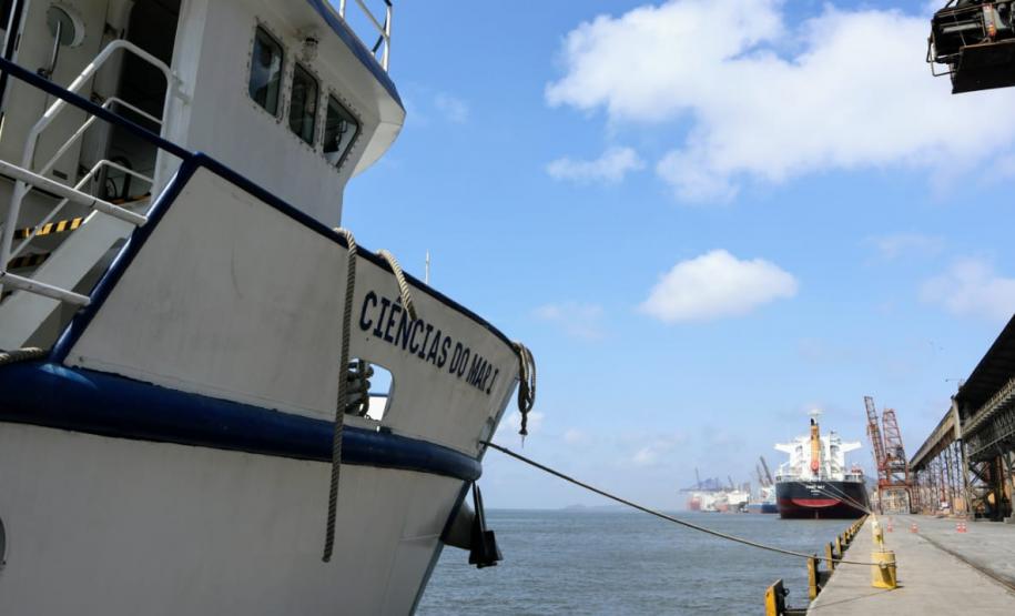 Navio escola volta a atracar no Porto de Paranaguá