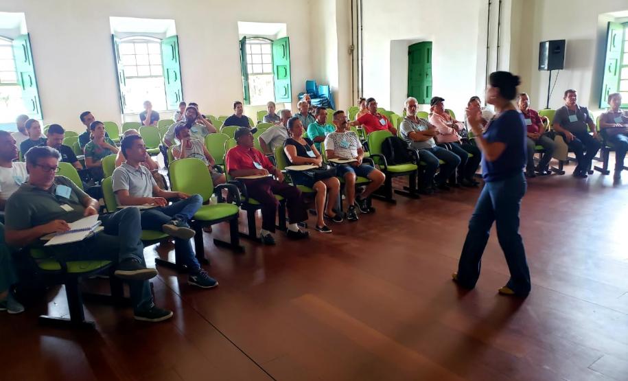 Paraná participa do plano de gestão de pesca de camarões