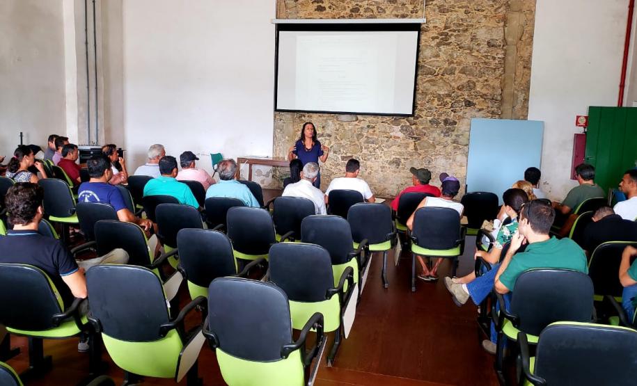 Paraná participa do plano de gestão de pesca de camarões