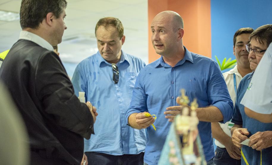 Padroeira do Paraná faz procissão pelo cais do Porto de Paranaguá