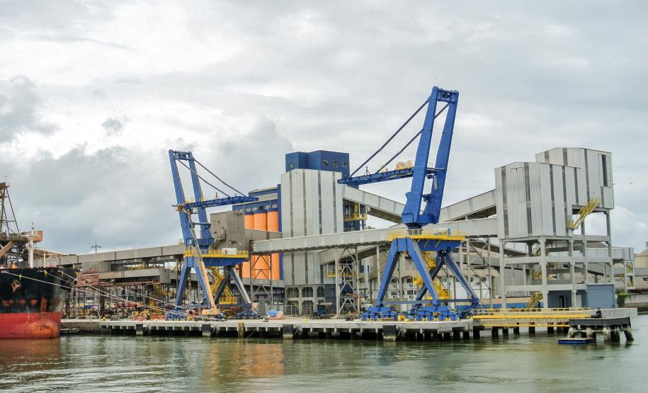 Estão em fase de montagem os equipamentos que vão compor o novo berço 201, com início das operações previsto para o primeiro semestre de 2020. O futuro Corredor de Exportação Oeste vai interligar cinco terminais de granéis e movimentar 6 milhões de toneladas de grãos por ano.
