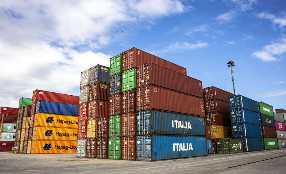 Índice refere-se ou volume de importações e exportações de janeiro a outubro desse ano, na comparação com o mesmo período de 2018. O destaque está nas exportações das carnes de aves e bovina.