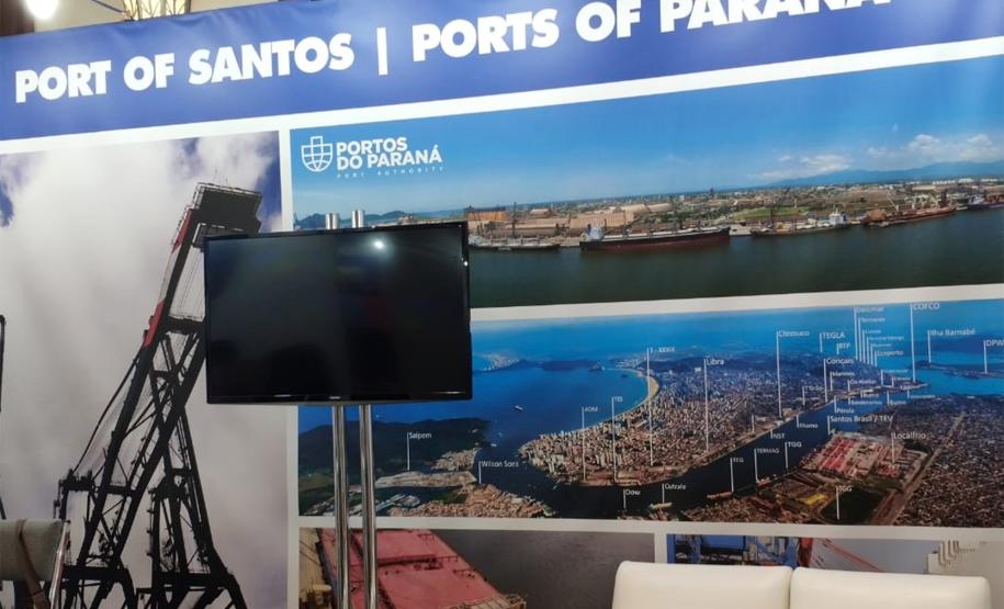 As oportunidades de negócios nos Portos do Paraná estão sendo apresentadas em Miami (EUA) no 28.º Congresso Latino-Americano de Portos. A empresa pública paranaense representa os terminais brasileiros e participa do evento junto com a Autoridade Portuária de Santos.