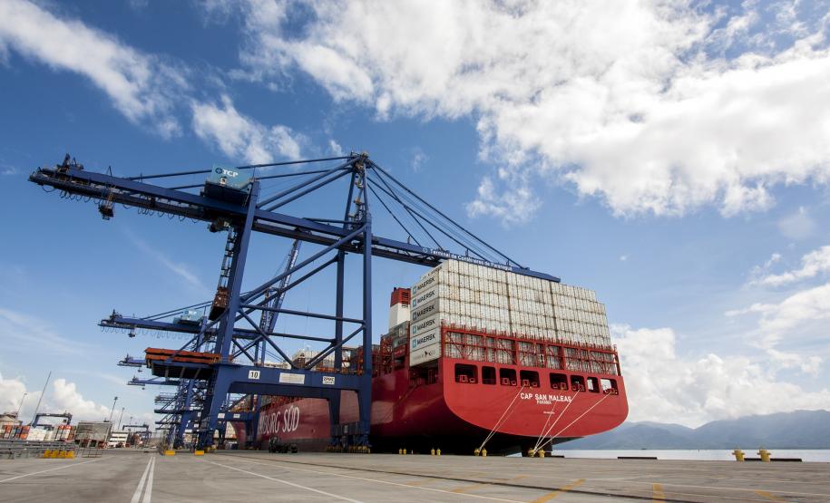 Índice refere-se à comparação dos primeiros dez meses desse ano com o mesmo período de 2018. No porto de Paranaguá, a maior redução foi no berço 209, prioritário para as operações de descarga de fertilizantes. O tempo de espera dos navios foi 63% menor.