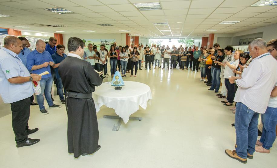 Padroeira do Paraná faz procissão pelo cais do Porto de Paranaguá