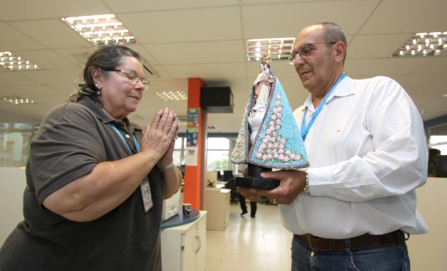 Padroeira do Paraná faz procissão pelo cais do Porto de Paranaguá