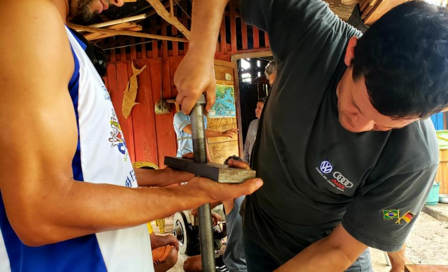 A empresa Portos do Paraná oferece a atividade, nessa semana, na Ilha de São Miguel. Objetivo é ensinar sobre manutenção de motores para que os pescadores fiquem menos dependentes de serviços de terceiros. Ainda em novembro, a atividade acontecerá na Ilha do Teixeira.